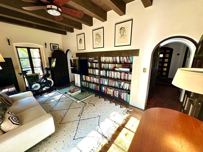 Building Photo - Custom Designer Mediterranean Style Home, 5 BR, 4.5 BA with Pool