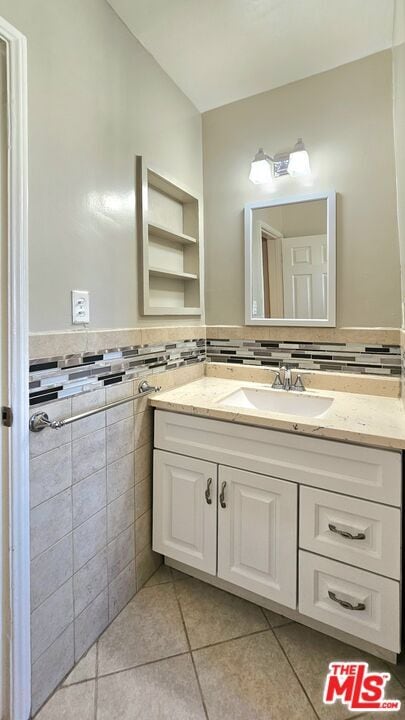 Building Photo - 1022 S Norton Ave