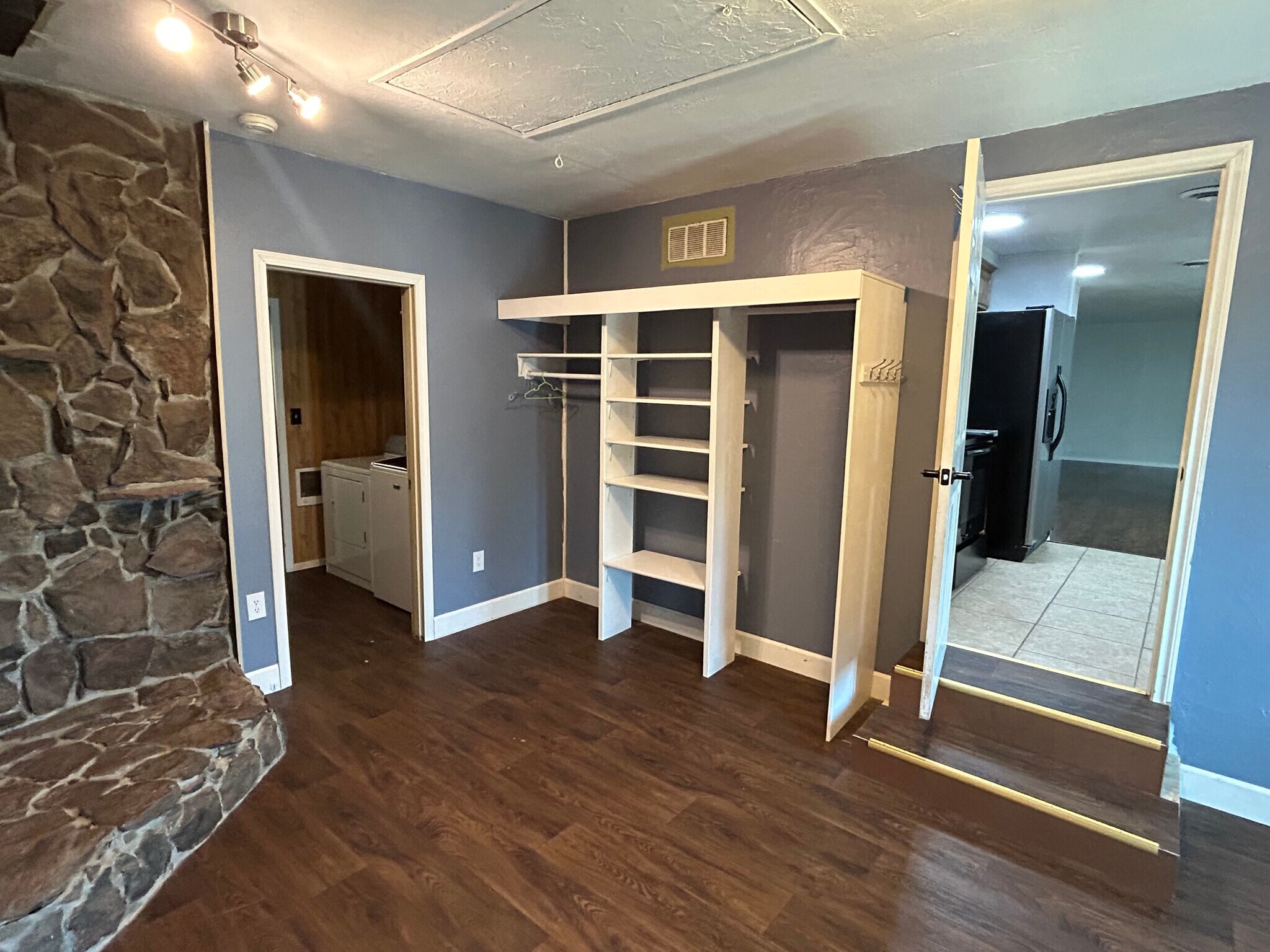 Closet in master bedroom - 719 W Loop Dr