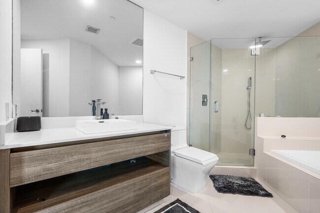 Building Photo - 1100 S Miami Ave