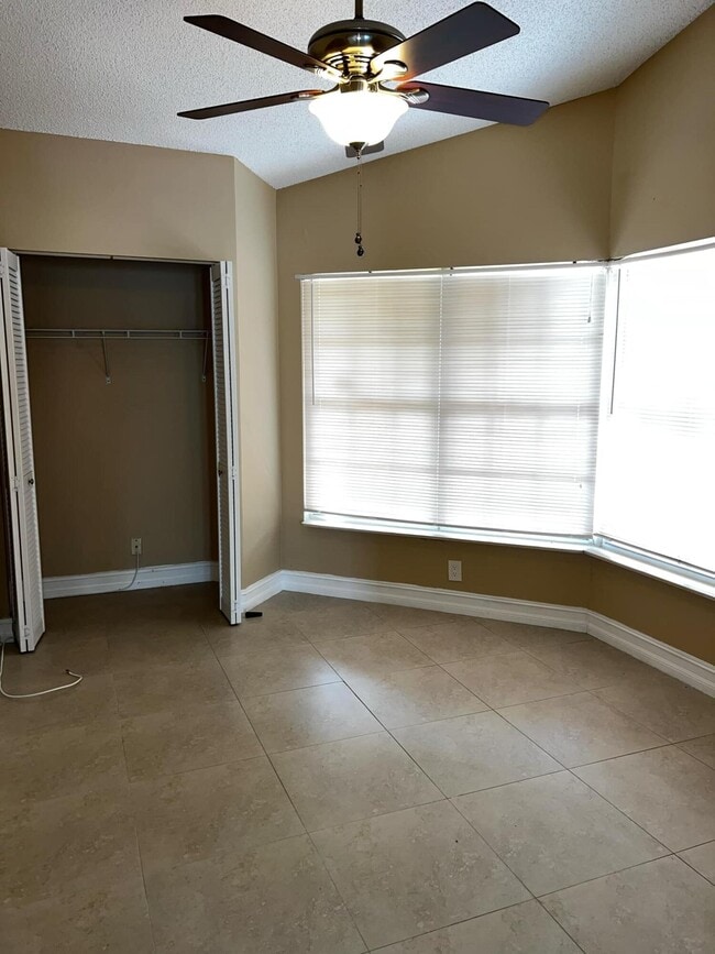 Building Photo - 8362 Dynasty Dr