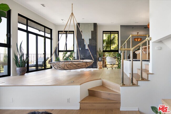 Building Photo - 4661 Bedel St