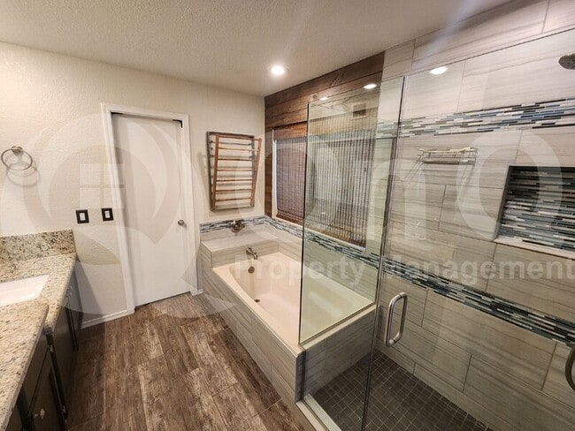Building Photo - 420 S Meadows Dr