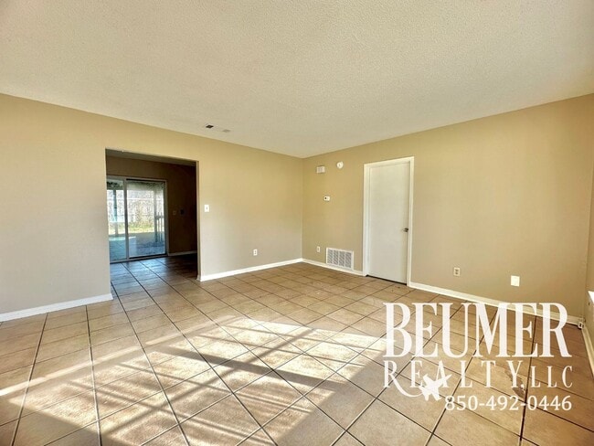 Building Photo - 3br 2bath 1230 Sqft Home for Rent