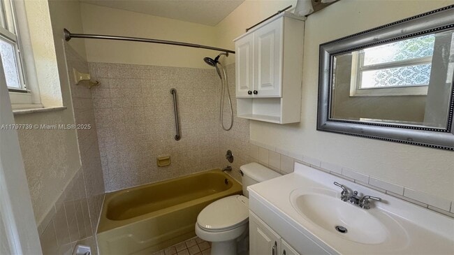 Building Photo - 3170 Buccaneer Rd