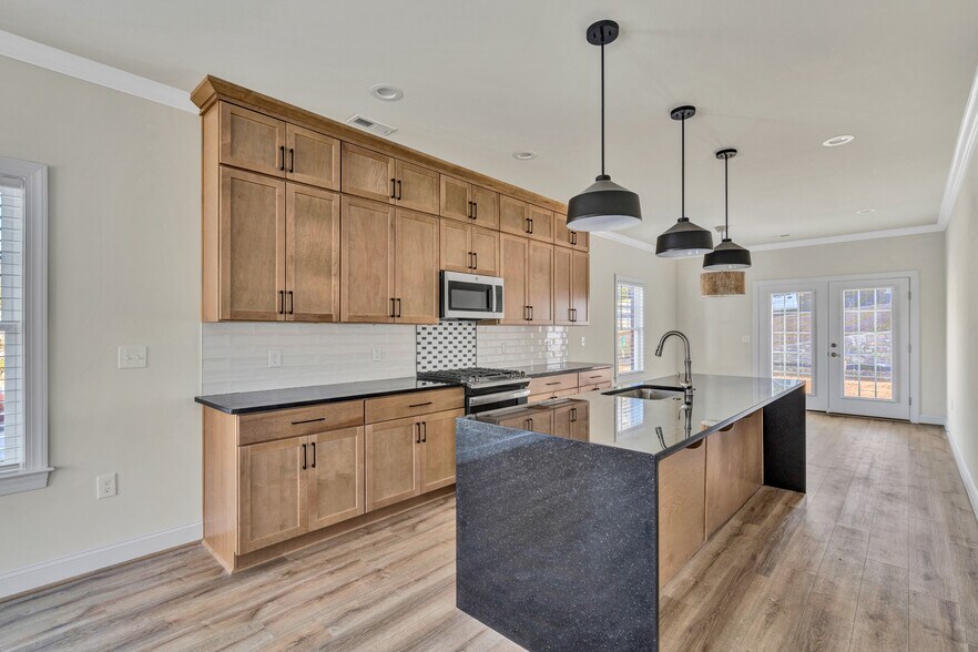 Kitchen - 3408 Avenham Ave SW