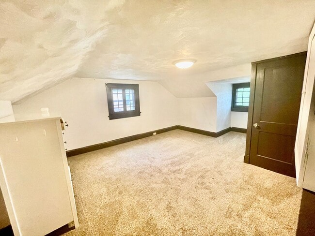 Building Photo - 4 Bed 1-2 Bath- Frick Pittsburgh PA