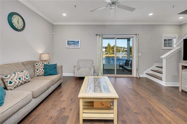 Building Photo - 505 Mariners Cir