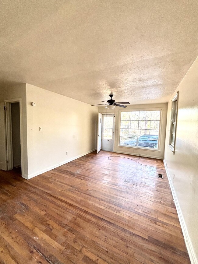 Building Photo - 117 Kenmont St