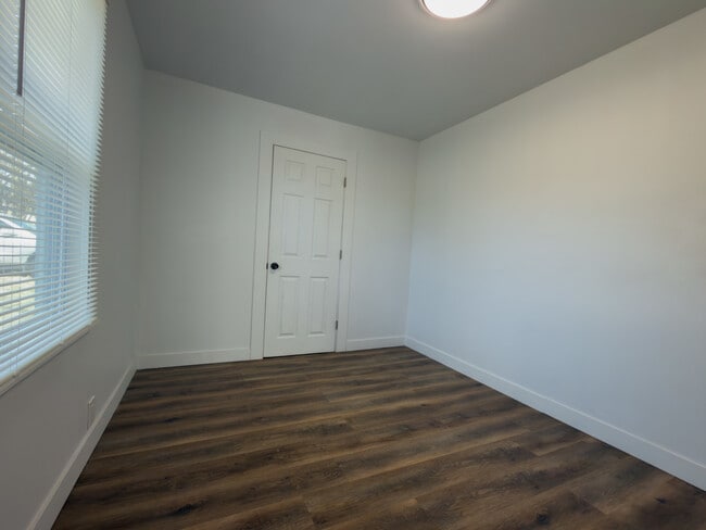 Building Photo - 612 Atwood Ave