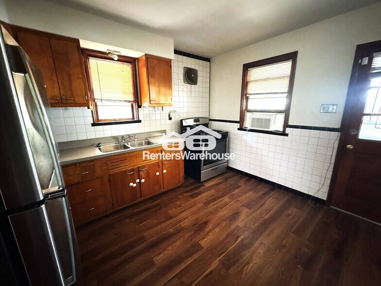 Building Photo - 6155 Lucille Ave