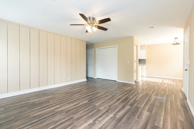 Building Photo - East 33rd Ct Duplex