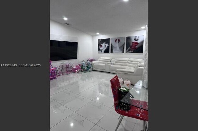 Building Photo - 26161 SW 130th Ave