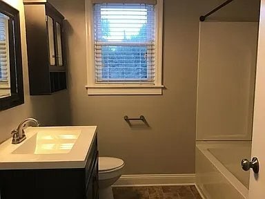 Building Photo - 1436 Decree Ave