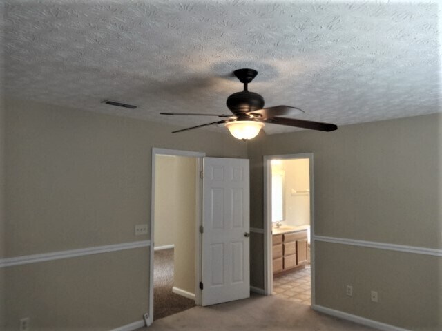 Building Photo - 1115 Sunset Dr
