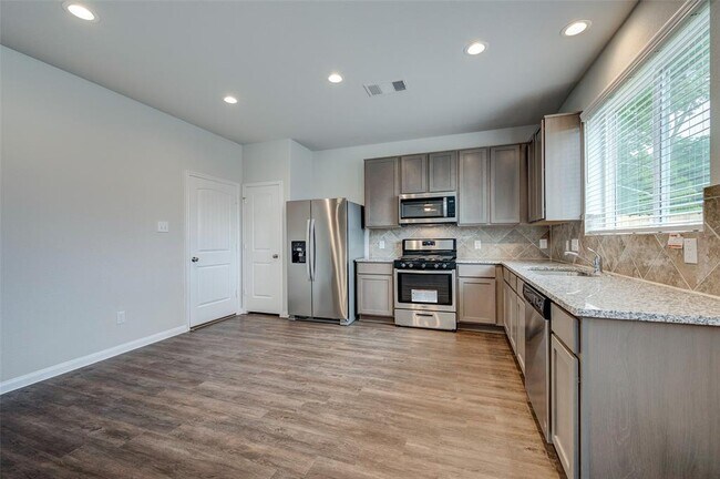 Building Photo - 3030 Orchid Ranch Dr