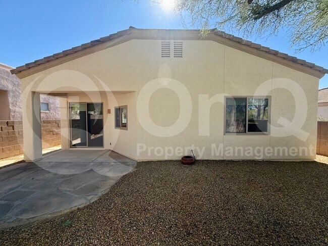 Building Photo - 137 E Calle Zavala