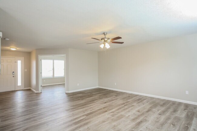 Building Photo - 3315 Grove Berry Ln