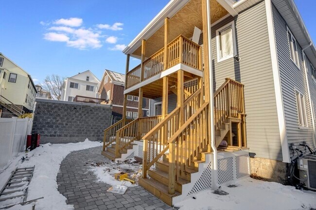 Building Photo - 15 Melville Rd