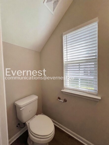 Building Photo - 227 Tara Ct