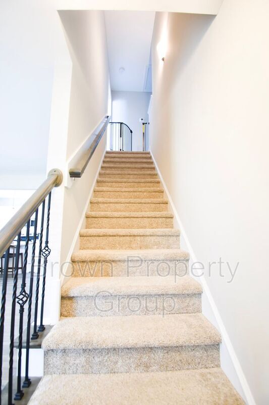 Building Photo - 517 Rempstone Ln