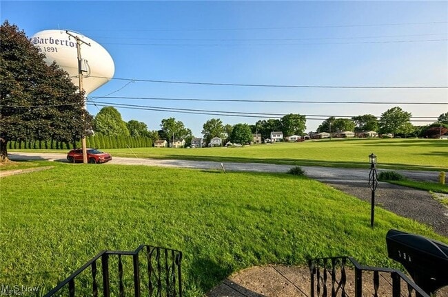 Building Photo - 357 E Paige Ave