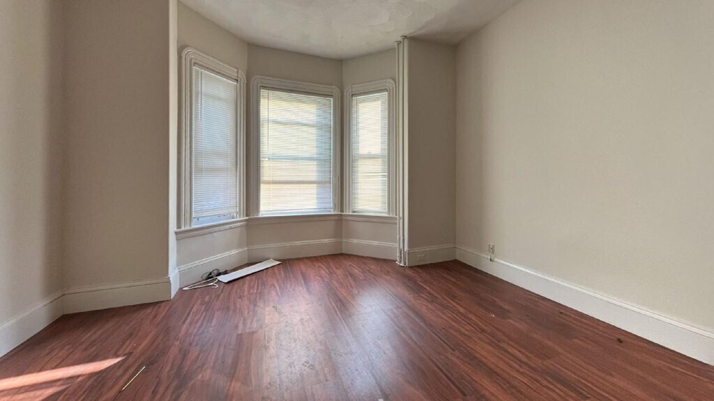 Building Photo - 202 Byron St