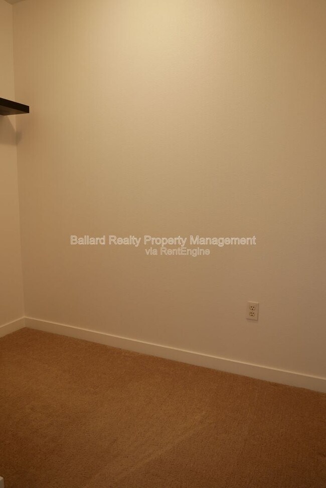 Building Photo - 5440 Leary Ave NW