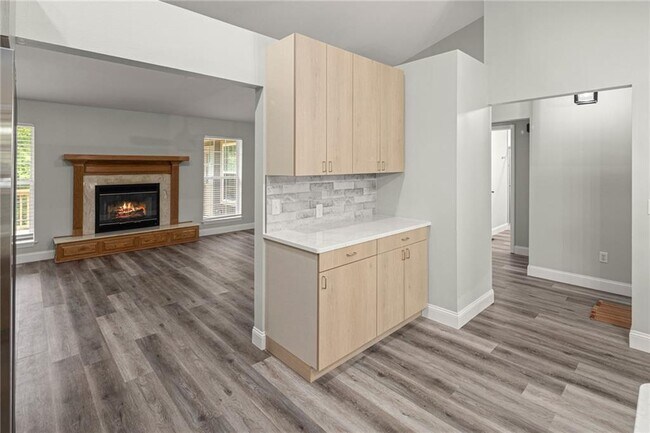 Building Photo - 6 Swanage Dr