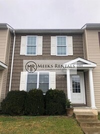 Building Photo - 1002 Fairway Gardens Dr