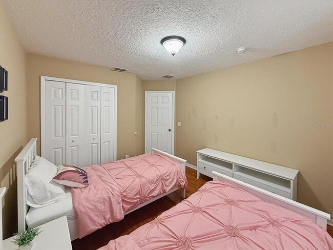 Building Photo - 1302 S Beach Cir