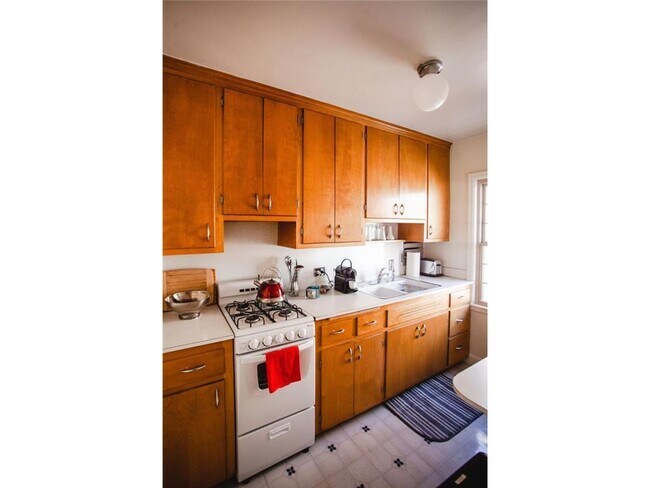 Building Photo - 521 5th Ave SE