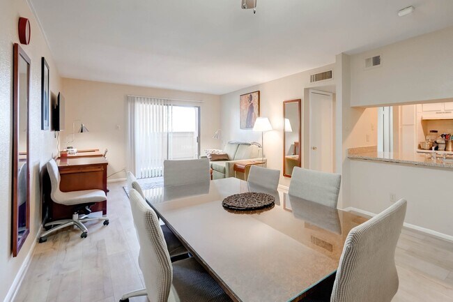 Building Photo - 8433 Hearth Dr