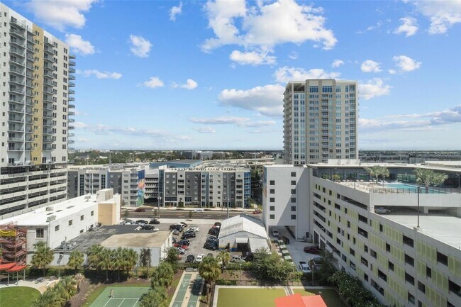 Building Photo - 1208 E Kennedy Blvd