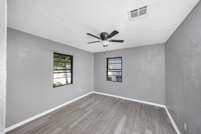 Building Photo - 816 NW 33rd St