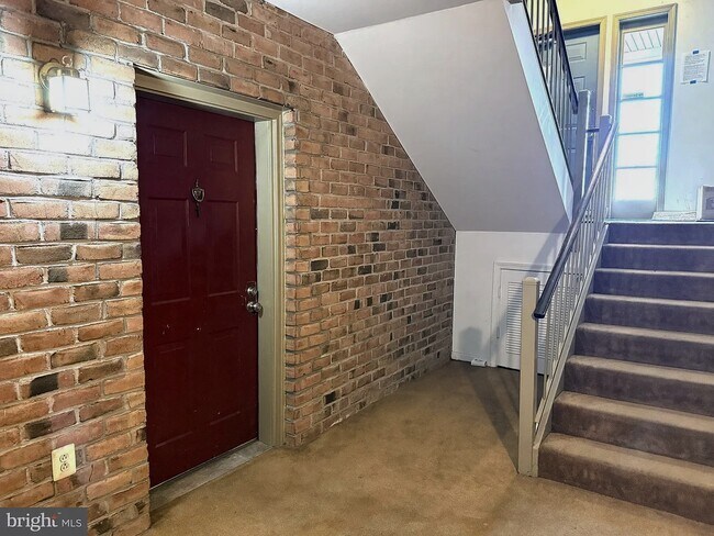 Building Photo - 1260 Sugarwood Cir
