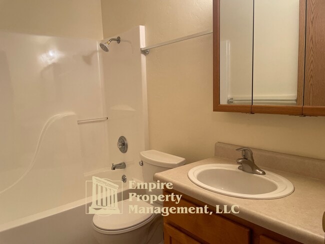 Building Photo - 3819 Dove Ln