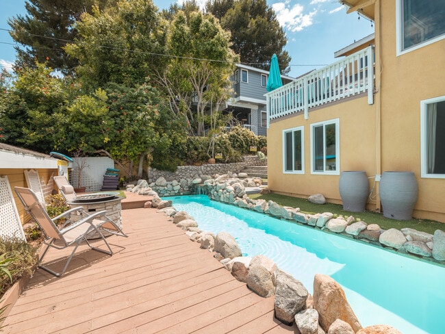 Building Photo - 416 Virginia St