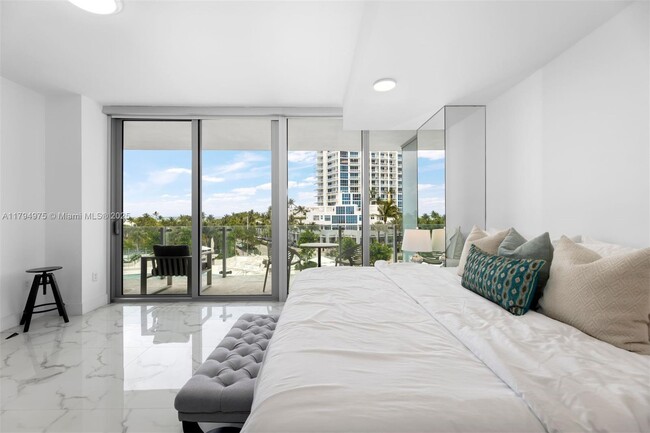 Building Photo - 1 Collins Ave