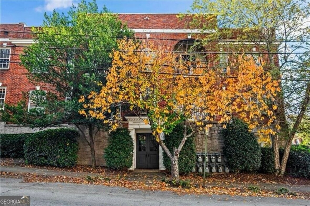 Building Photo - 802 Frederica St NE