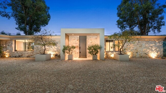 Building Photo - 10556 Fontenelle Way