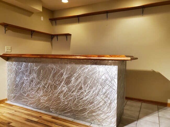 Building Photo - Elliot Park Minneapolis, Stand Alone House, Updated and Eco-friendly