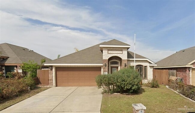 Primary Photo - 4704 E Pelican Ave