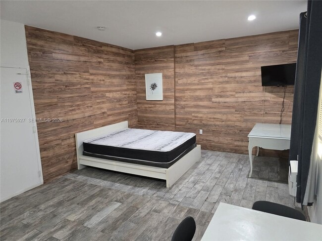 Building Photo - 1345 Pennsylvania Ave