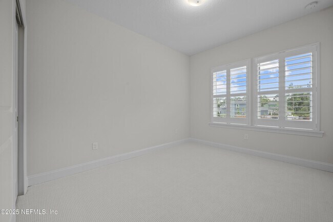 Building Photo - 23 Oak Pk Dr