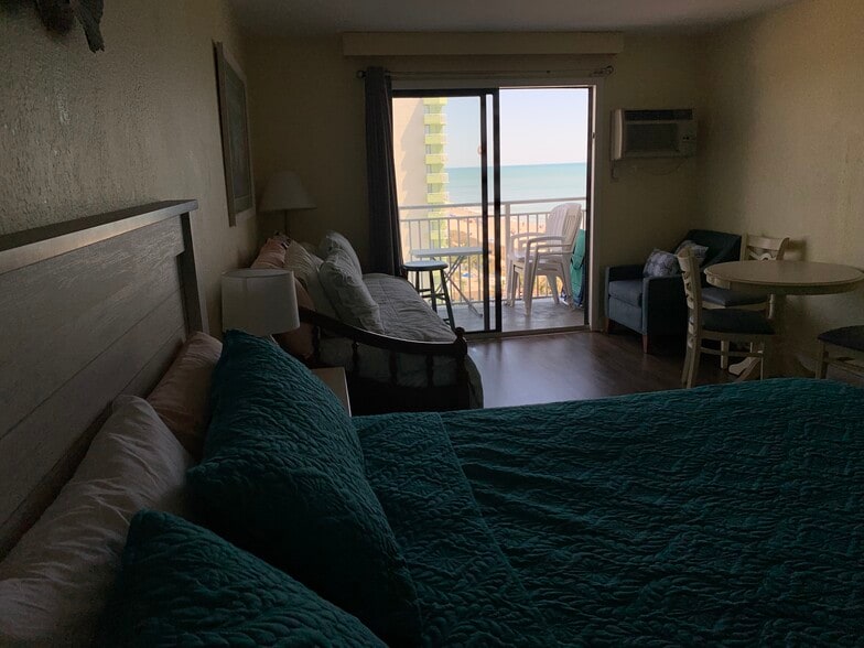 Building Photo - 1207 S Ocean Blvd