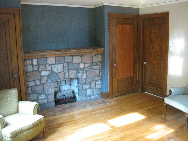 Building Photo - 2630 N 59th St