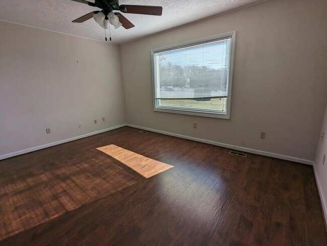 Building Photo - 22665 Timberlake Rd