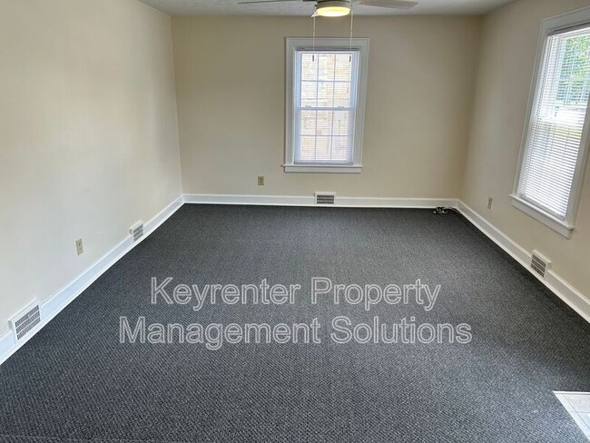 Building Photo - 129 Dupont Cir