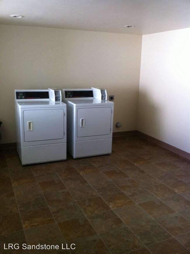 Building Photo - 1205-1215 NW Portland Ave